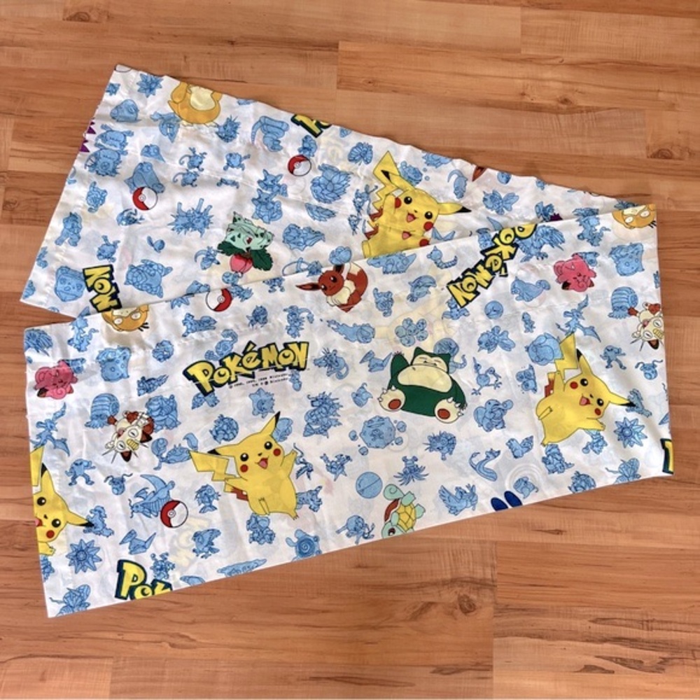 Vintage 1998 Nintendo Yellow & Blue Pokémon Pikachu Curtain Valance